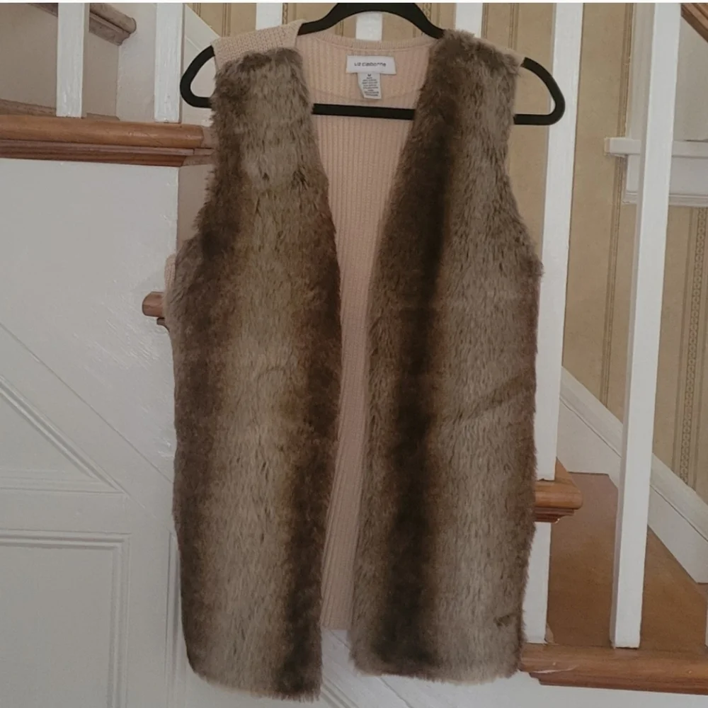 LIZ CLAIBORNE Knit Faux Fur Tan Sweater Vest Size Medium - Picture 3 of 6